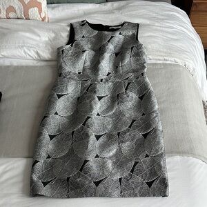 Kasper Elegant Black and Gray Leaf Pattern Dress